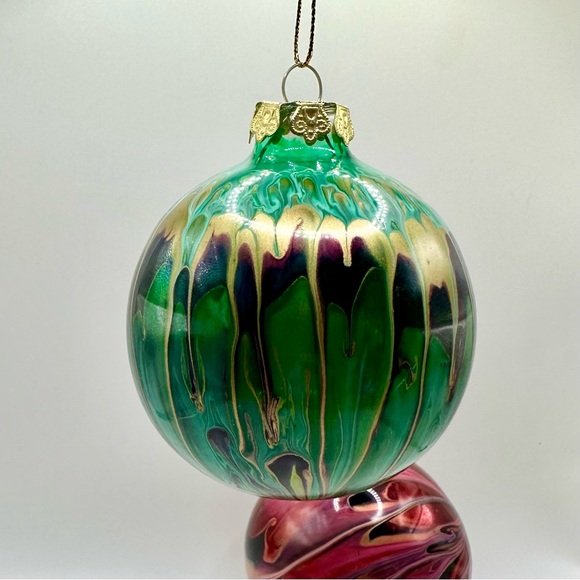 Pair of Marble Inside-Drip Painted Christmas Tree Glass Ball Ornaments - Picture 9 of 10